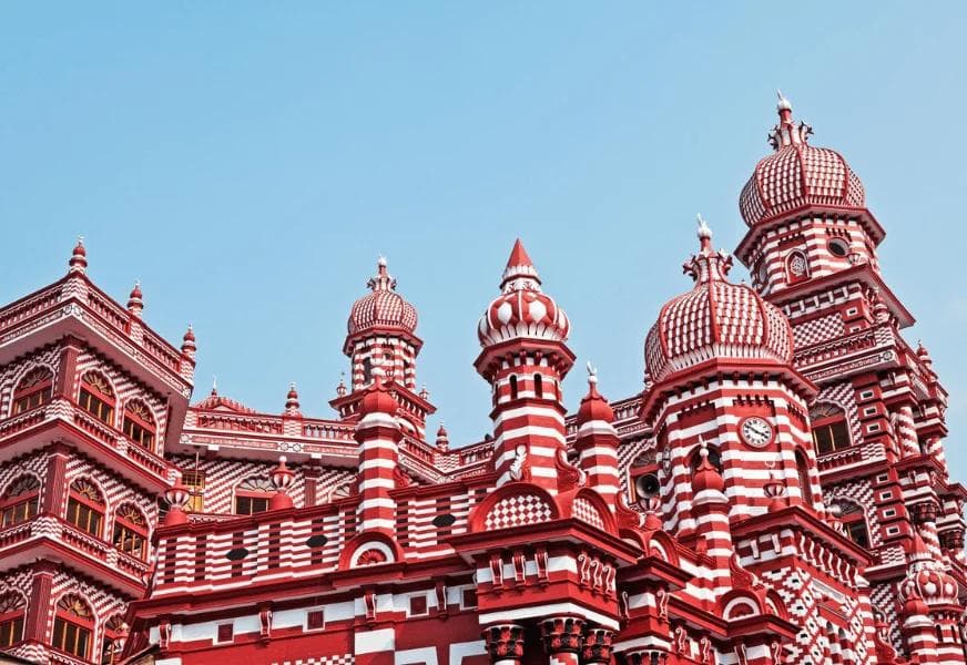 Colombo's Vibrant Heart: The Red Mosque of Pettah