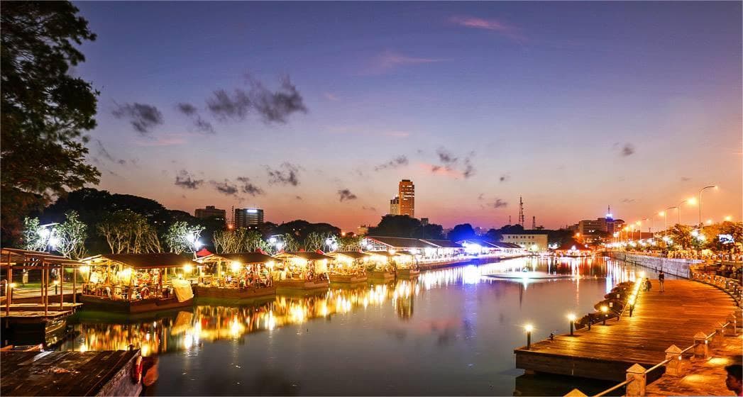 Urban Serenity: The Neon Glow of Pettah’s Floating Market